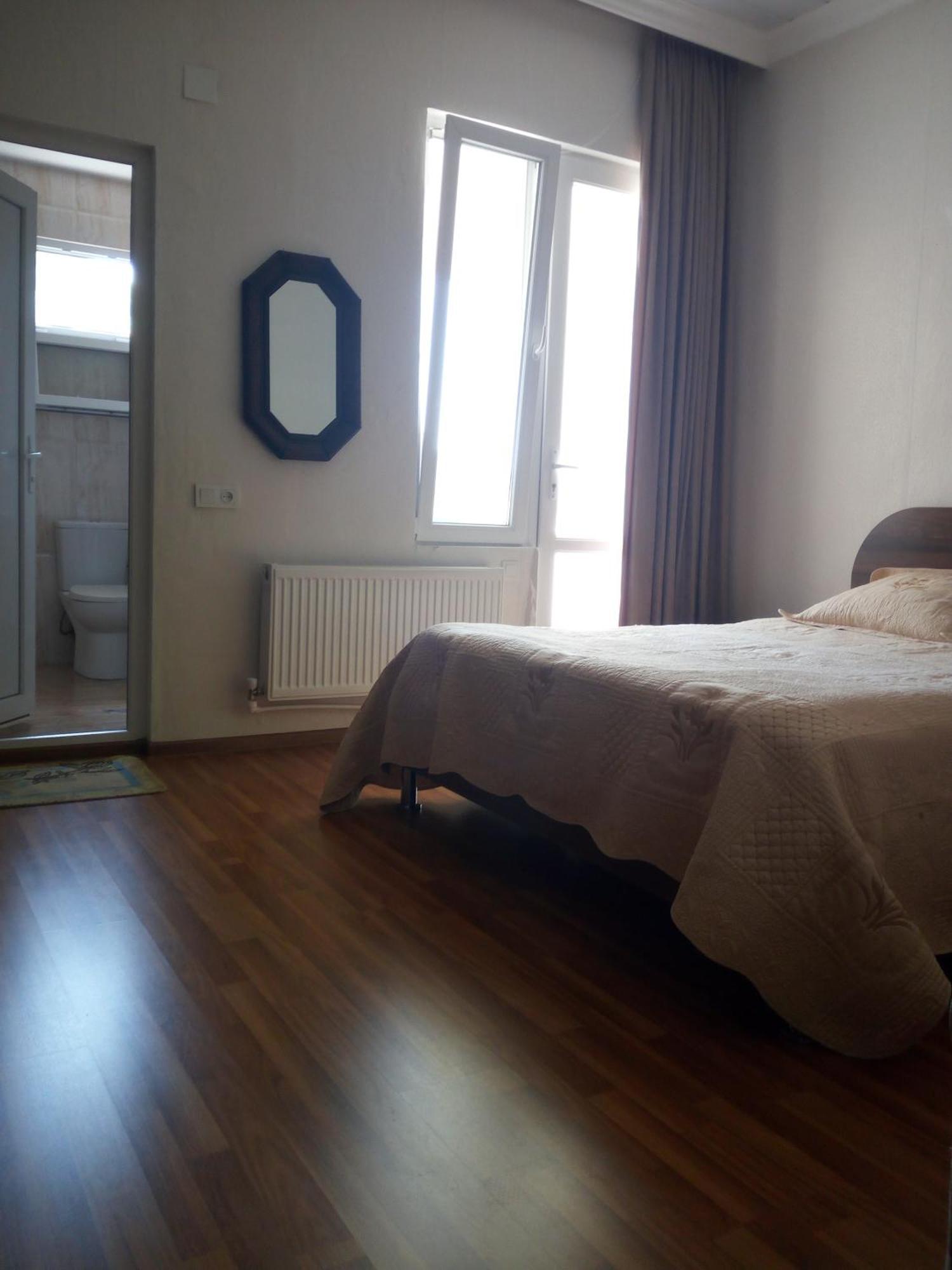 Small Guest House Квариати Экстерьер фото